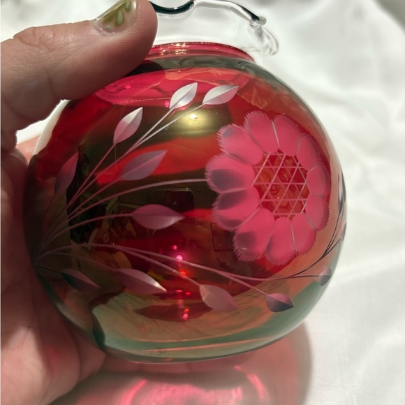 Vintage Red Glass Vase with Floral Design - Picture 4 of 5